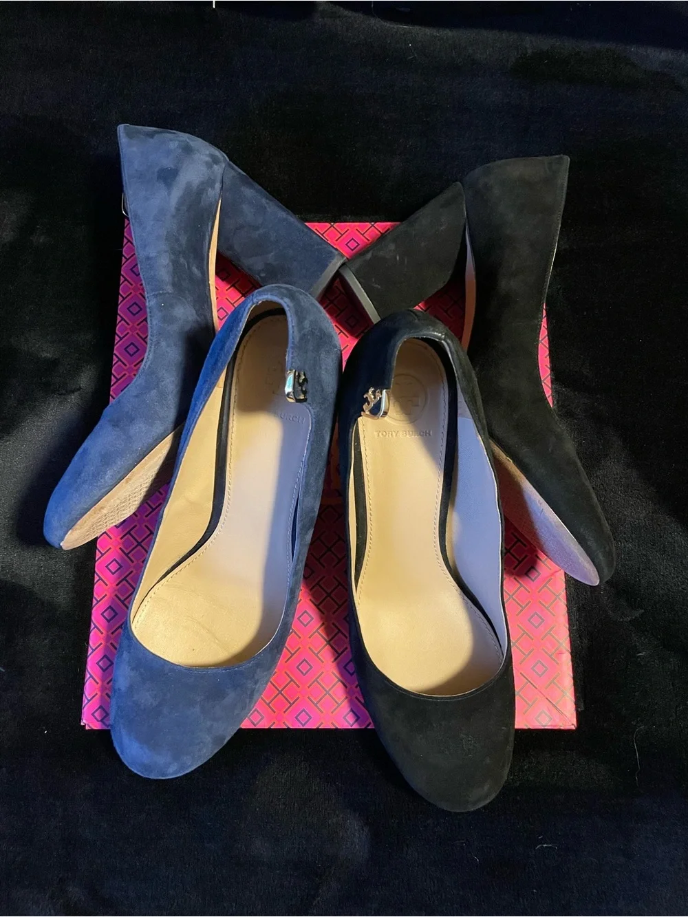 2 pairs Tory Burch Suede Round-Toe Pumps in Black and Blue 8.5 size